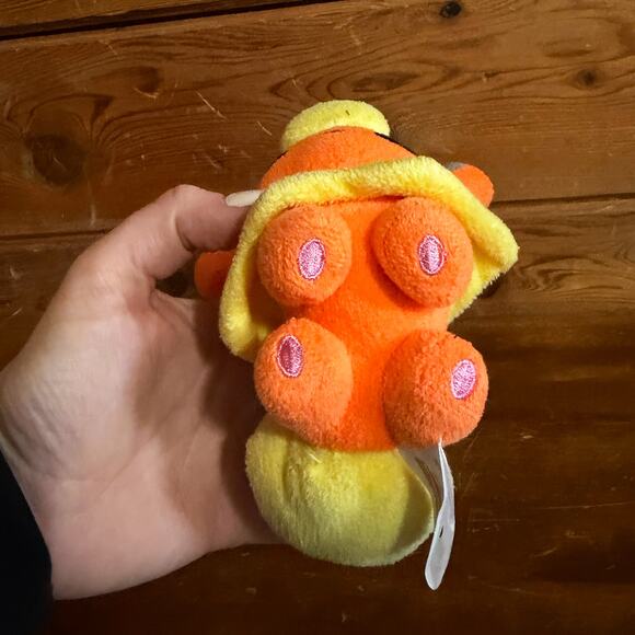 Pokemon 2010 Flareon Pokedoll Plush Pokemon Center - Picture 5 of 7